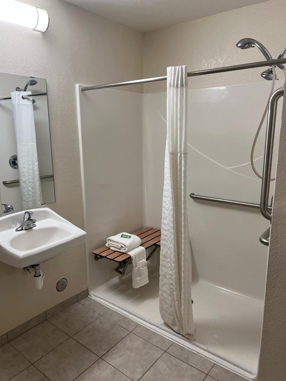 Grandstay Hotel & Suites Becker المظهر الخارجي الصورة